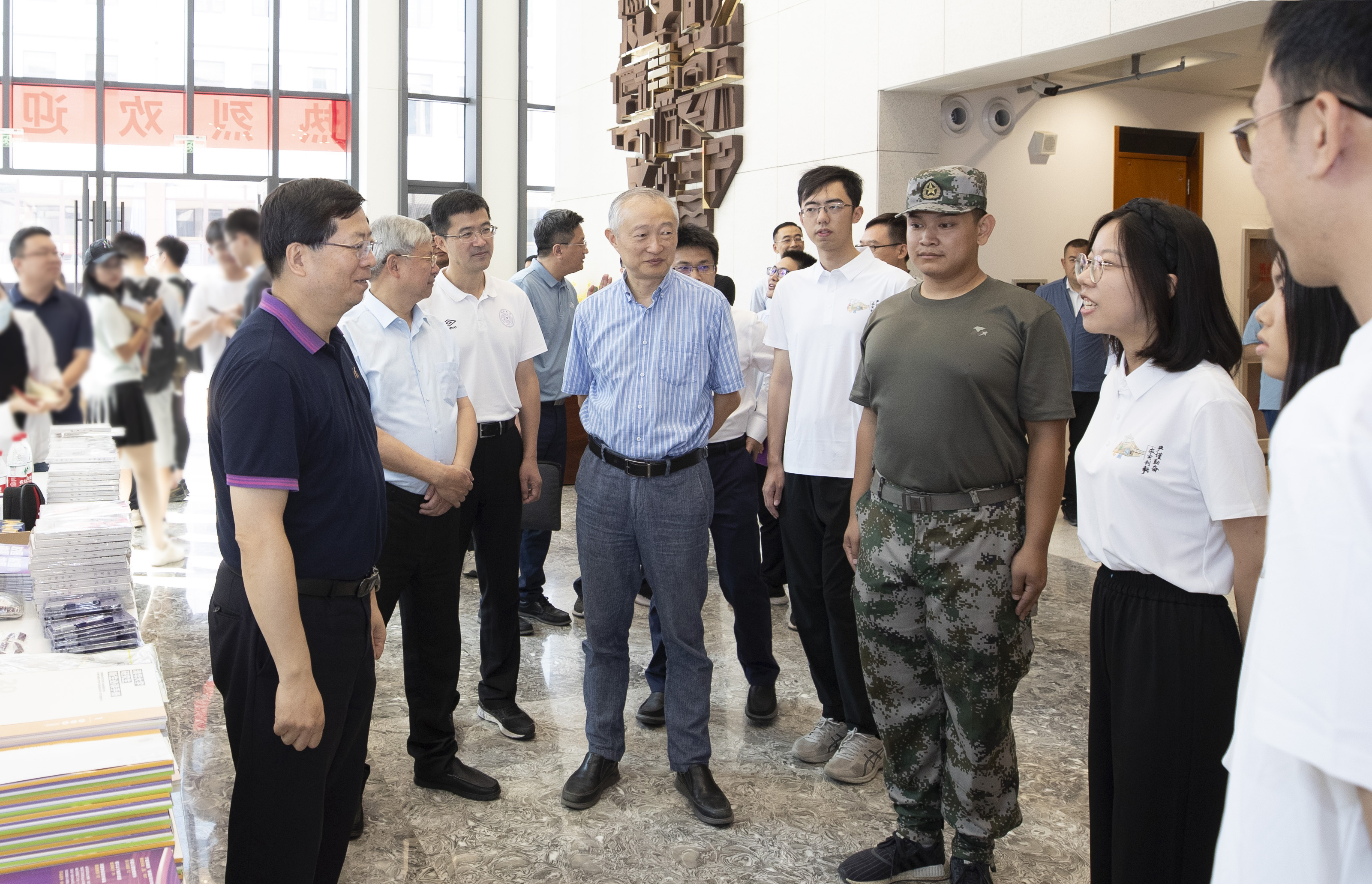 20230901-乐竞(中国)一站式服务平台2023研究生新生入校报道-杨艳宾-邱勇.jpg