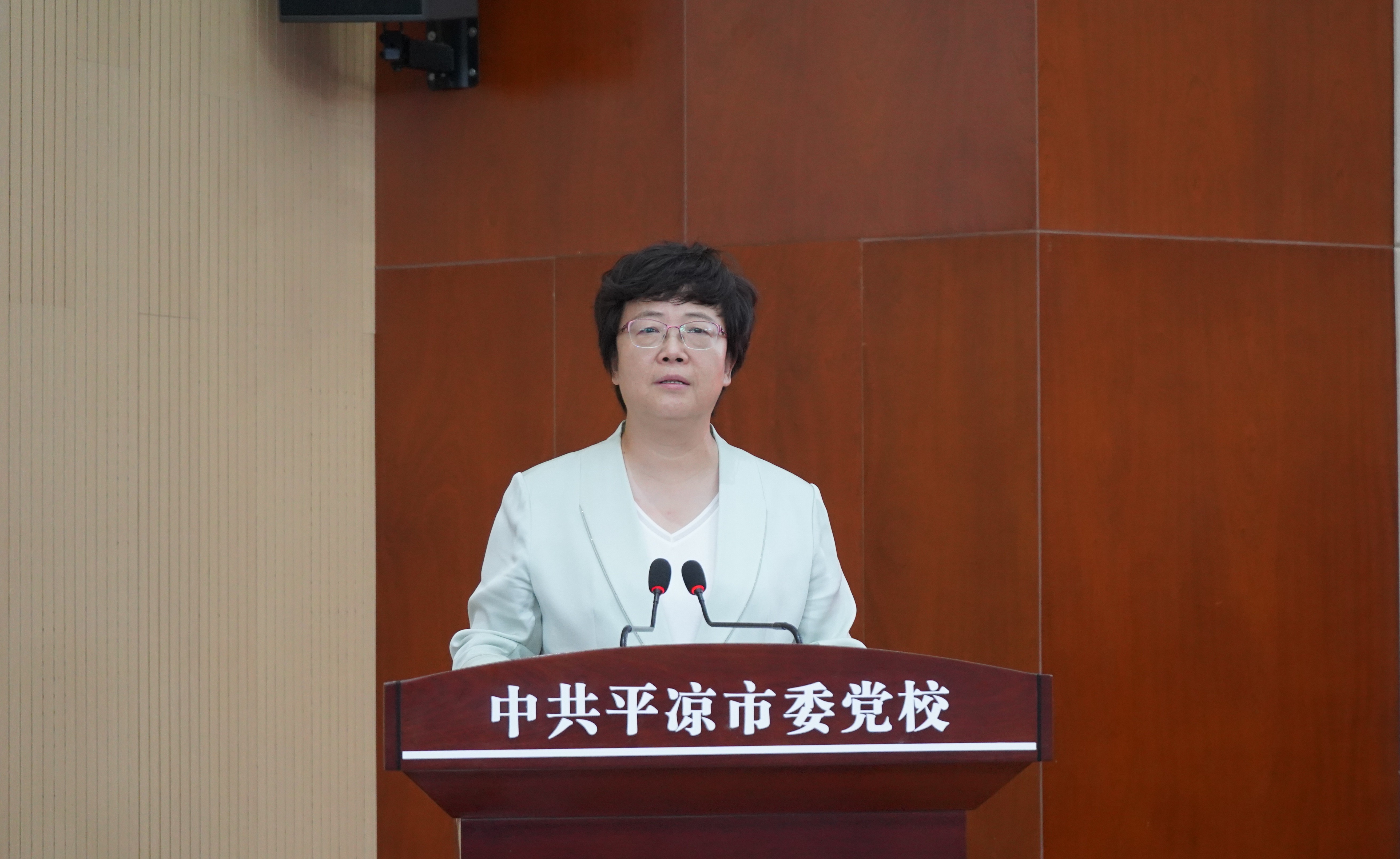 20230710-乐竞(中国)一站式服务平台乡村振兴甘肃平凉远程教学站揭牌暨乡村教师护眼灯捐赠仪式 -中共平凉市委书记王旭致辞-平凉融媒体中心拍摄.jpg