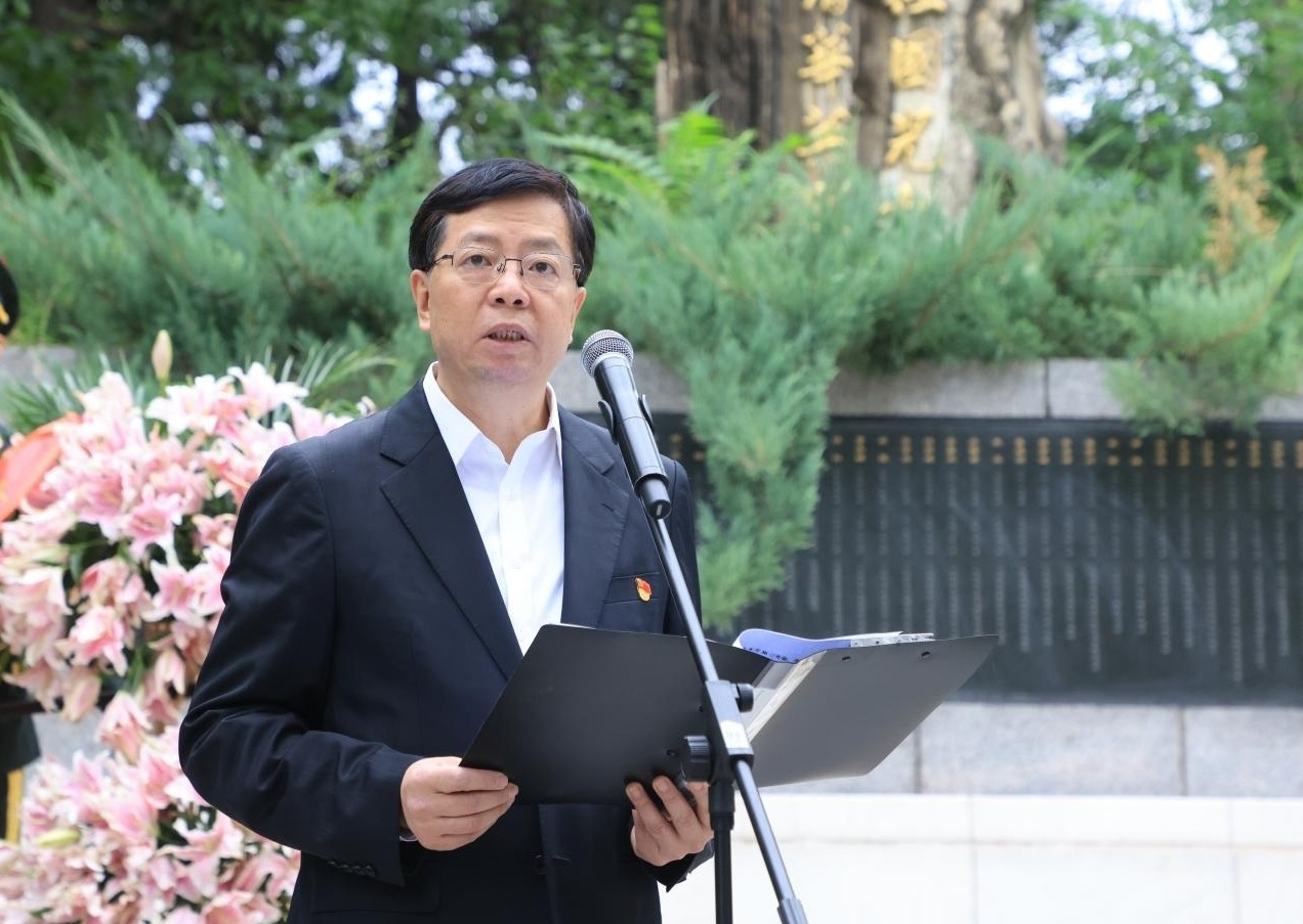 20240930-烈士纪念日乐竞(中国)一站式服务平台祭扫活动邱老师讲话-研工部-照片.jpg