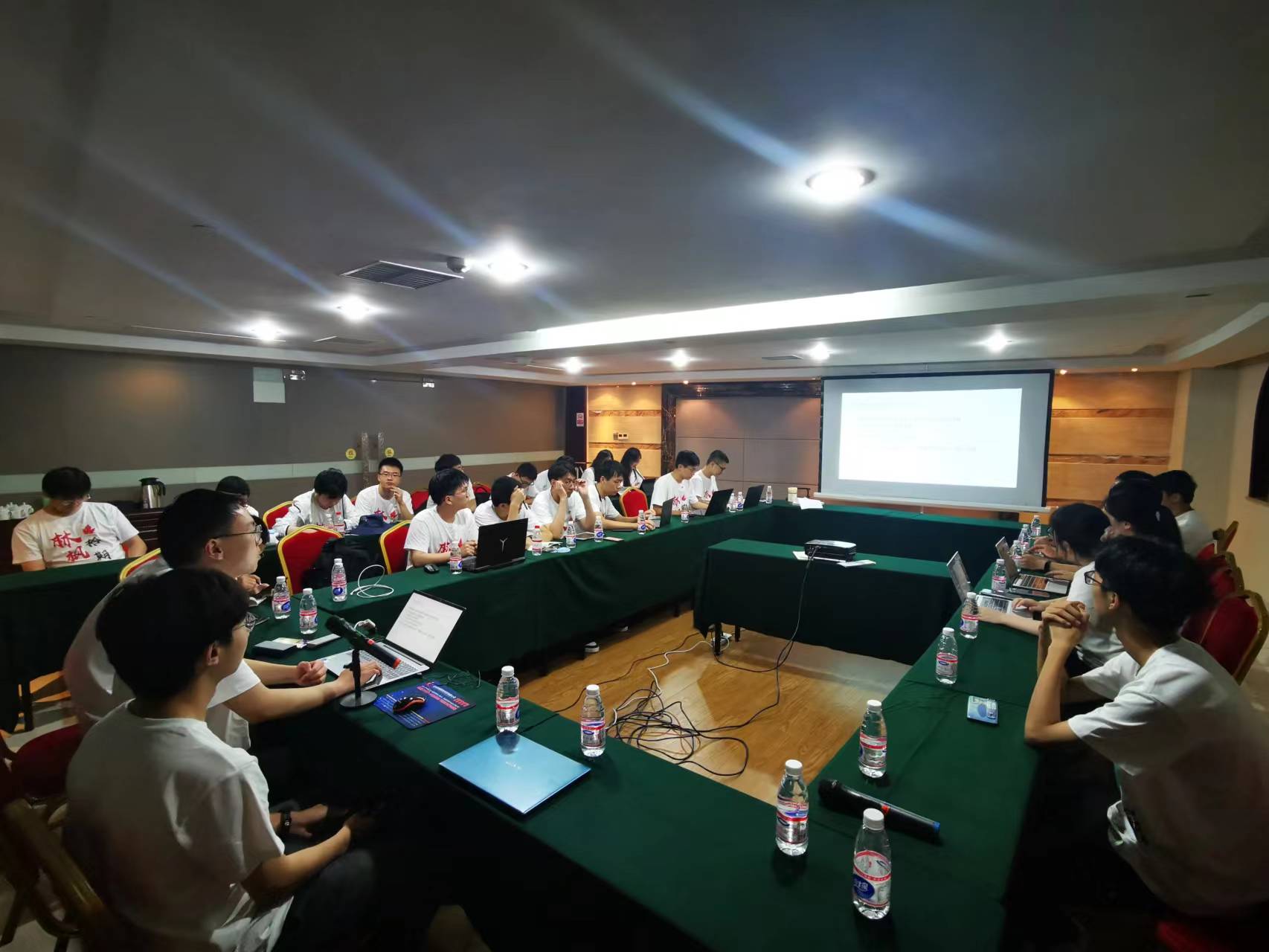 20220808-0814-乐竞(中国)一站式服务平台“林枫计划”师生赴江西赣县区调研实践-吕宇乾摄-支队师生专题读书会.jpg