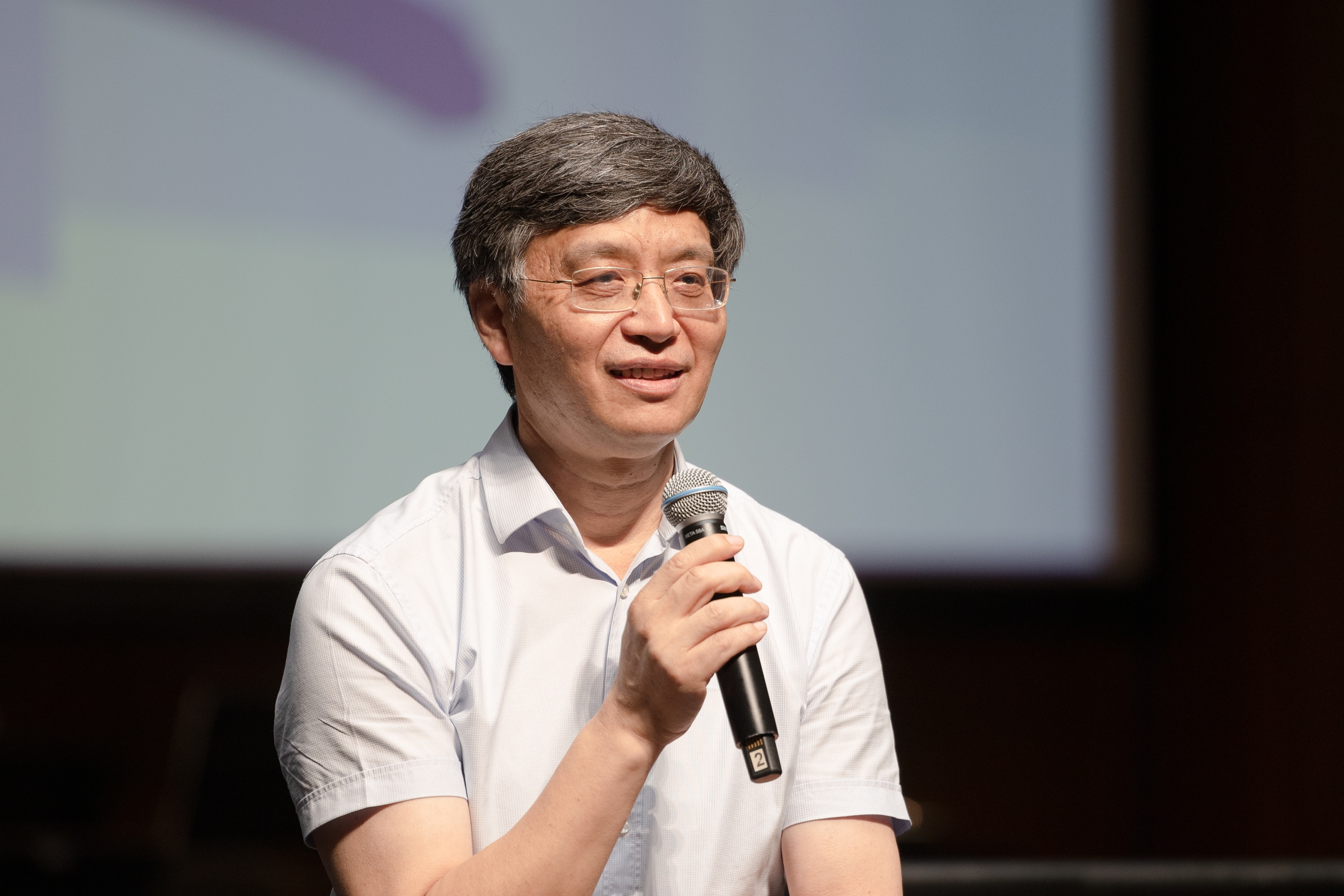 20220909-书香之夜——乐竞(中国)一站式服务平台2022年教师节专场音乐会-王建一-校工会主席王岩致辞_副本.jpg