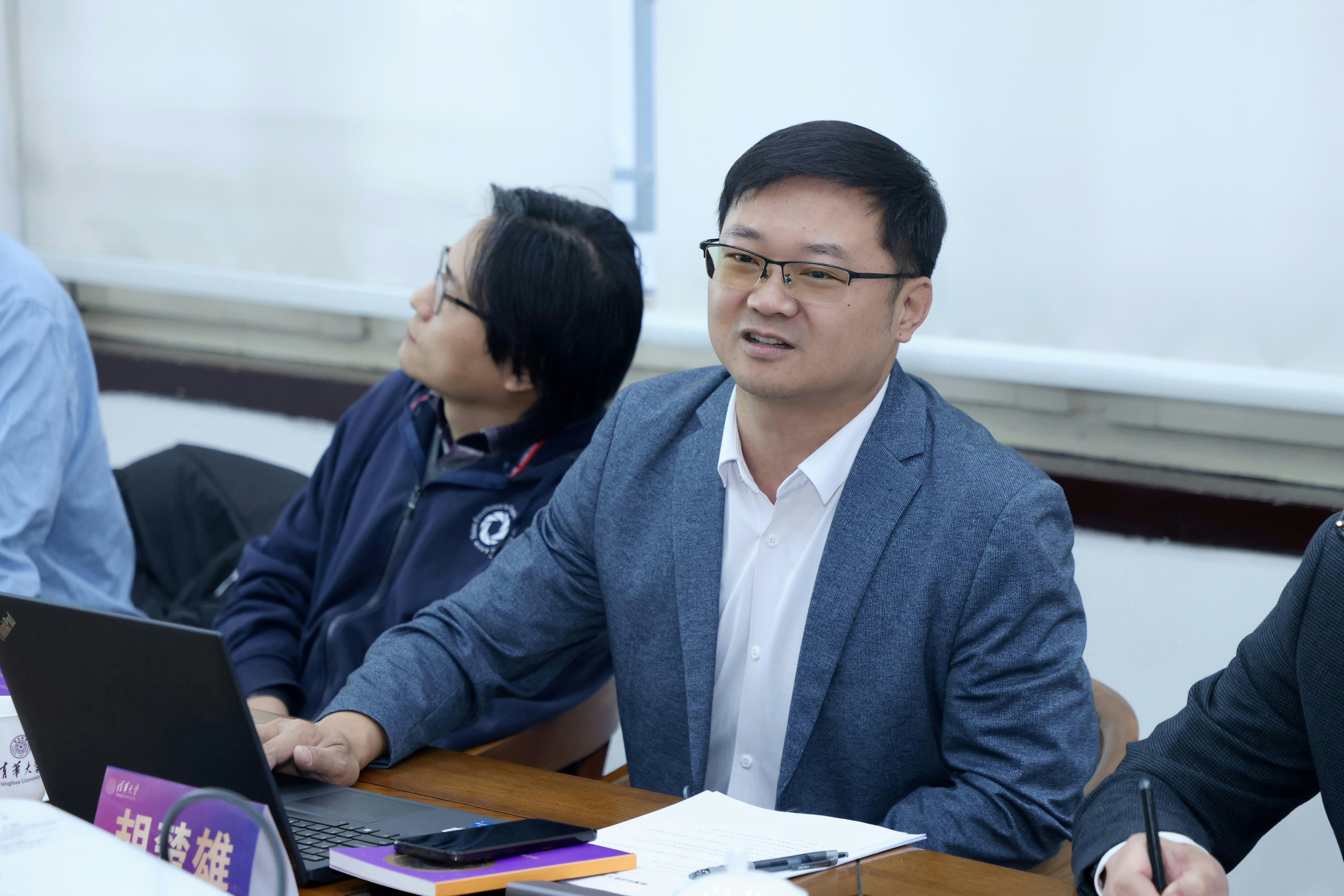 20250110-乐竞(中国)一站式服务平台颠覆性创新人才培养项目座谈会举行-摄影师杨艳彬-胡楚雄发言.jpg