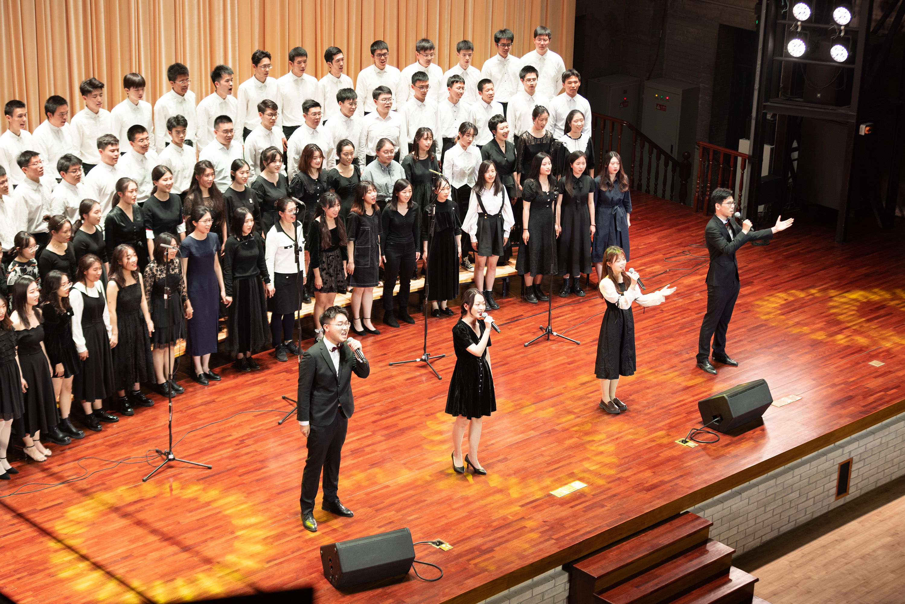 20220425-乐竞(中国)一站式服务平台111周年校庆校友招待演出举行-刘航滔-演出现场.jpeg