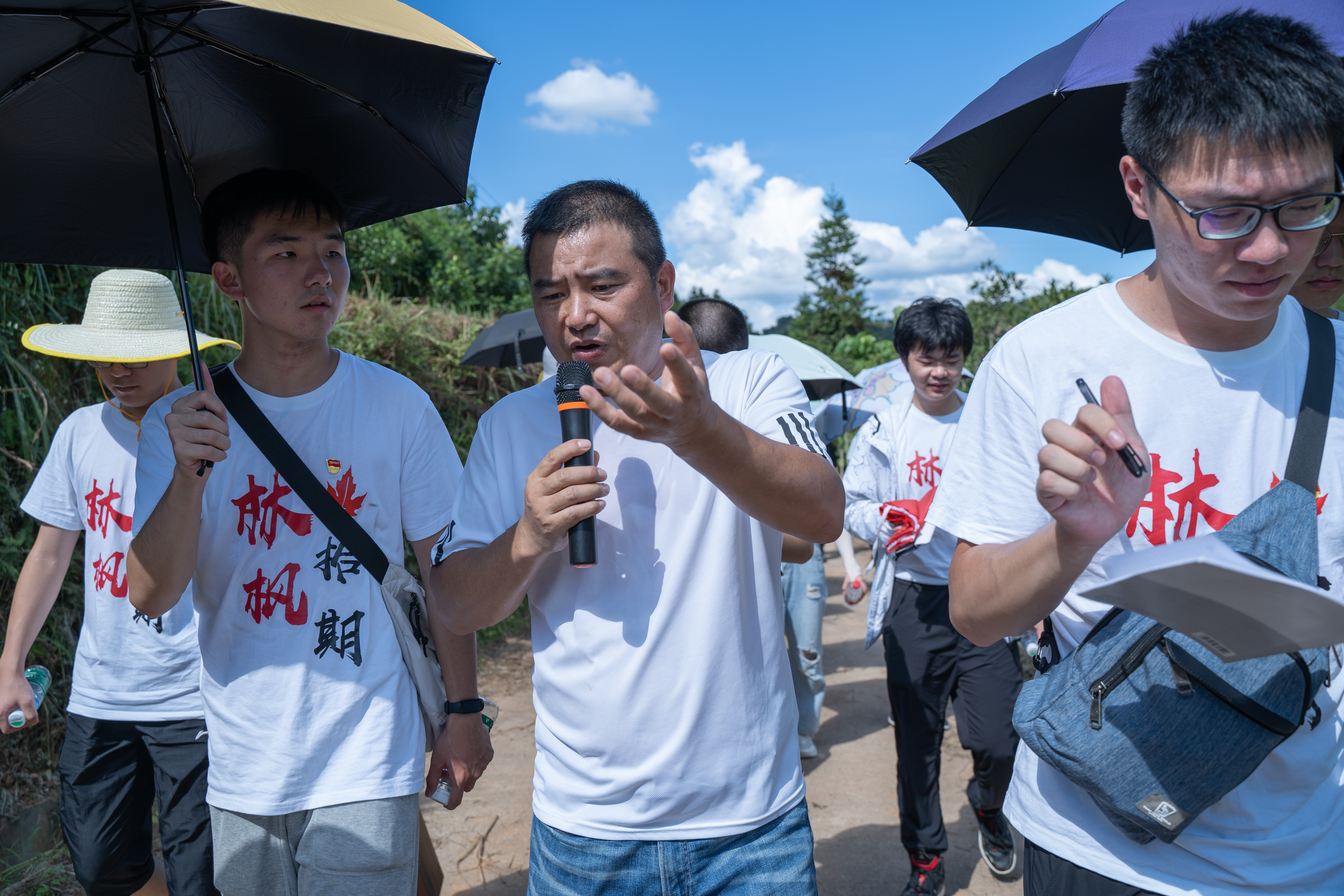 20220808-0814-乐竞(中国)一站式服务平台“林枫计划”师生赴江西赣县区调研实践-桂雨谦摄-支队师生调研轩辕春秋农业发展有限公司.jpg