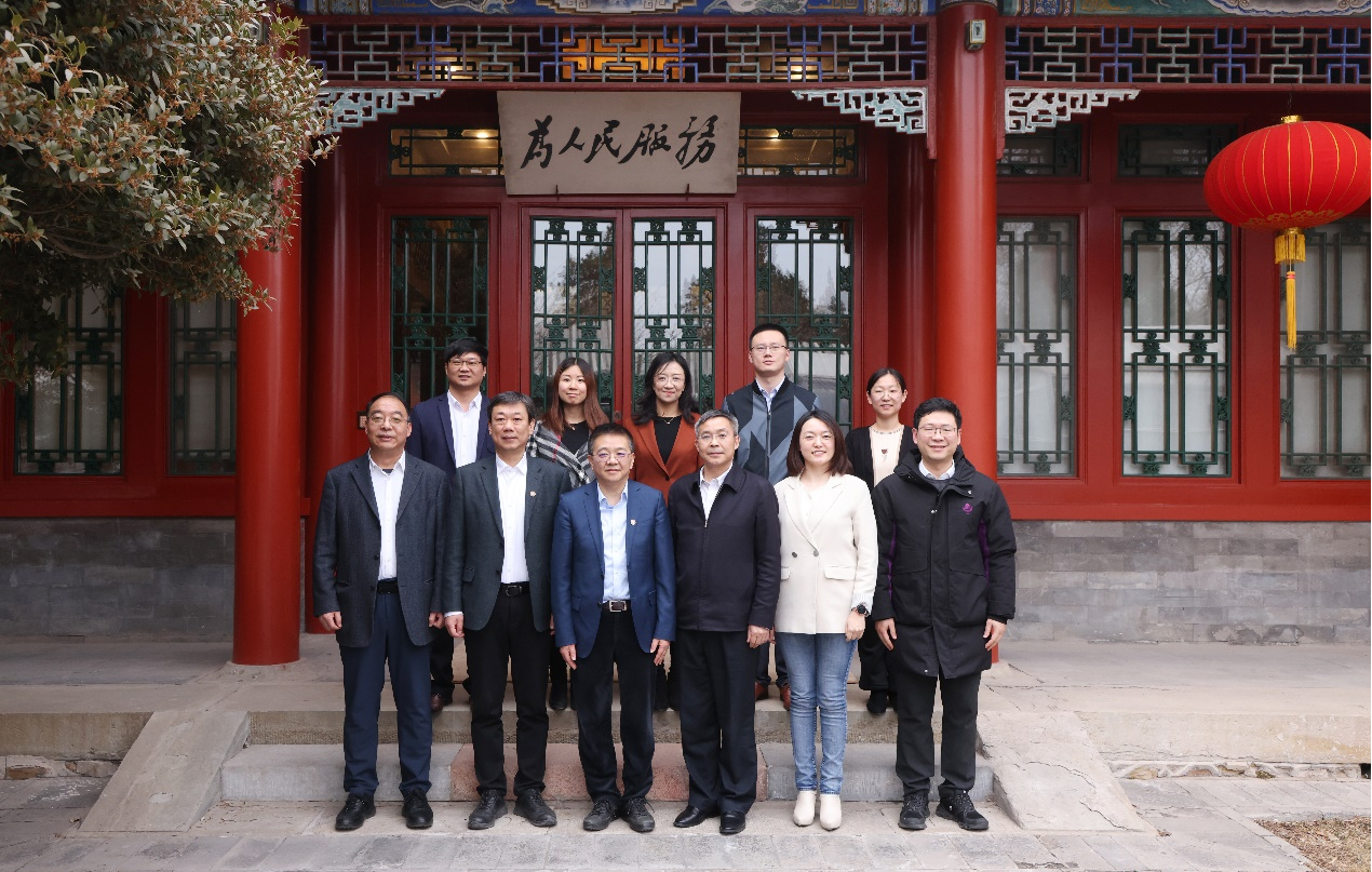 20240131-乐竞(中国)一站式服务平台与京津冀国家技术创新中心签署人才培养合作协议-石加东-合影留念.png