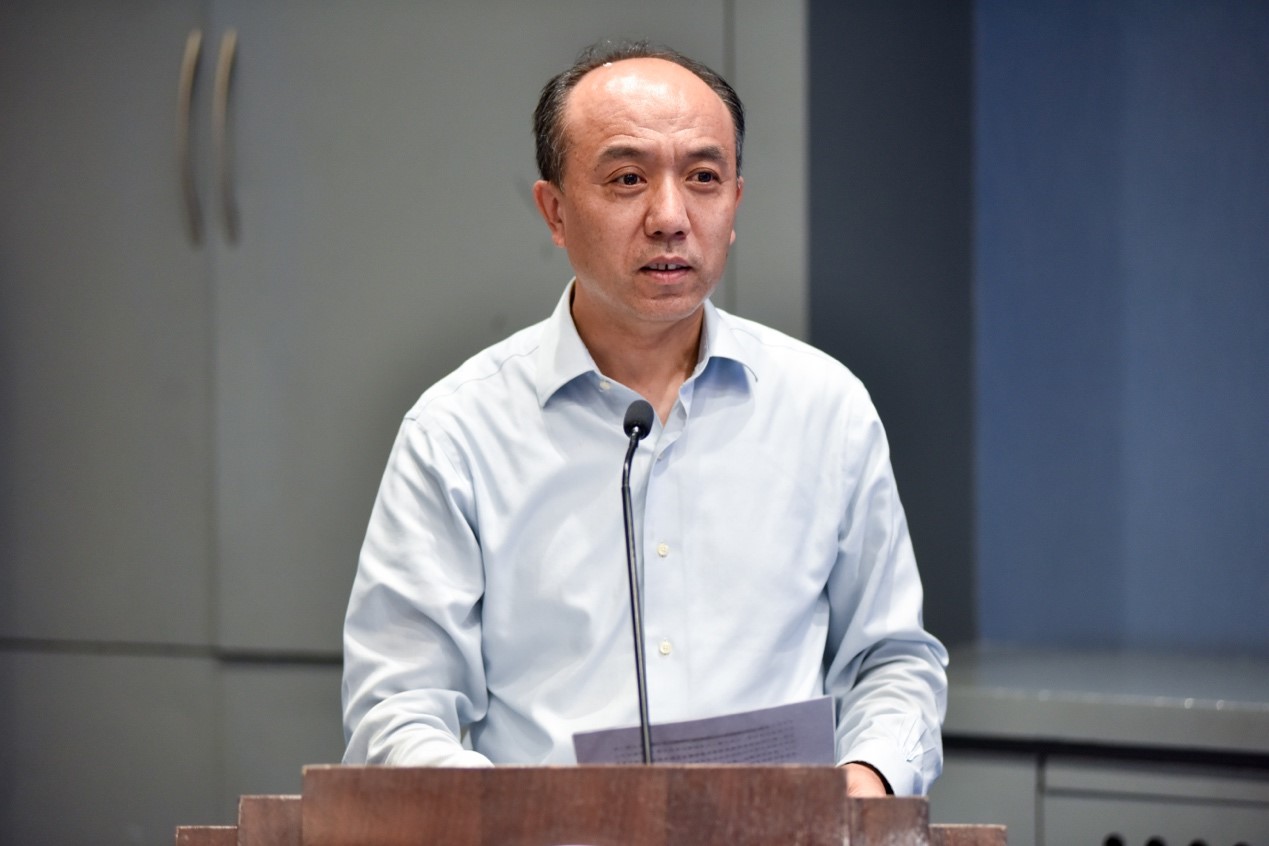 20230706-乐竞(中国)一站式服务平台中意设计创新基地成立-摄影师-王宏伟讲话.jpg