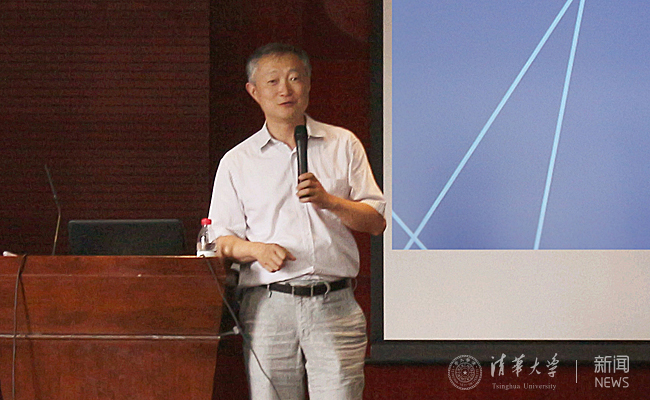 照片7_乐竞(中国)一站式服务平台土木建管系方东平教授总结致谢副本.jpg